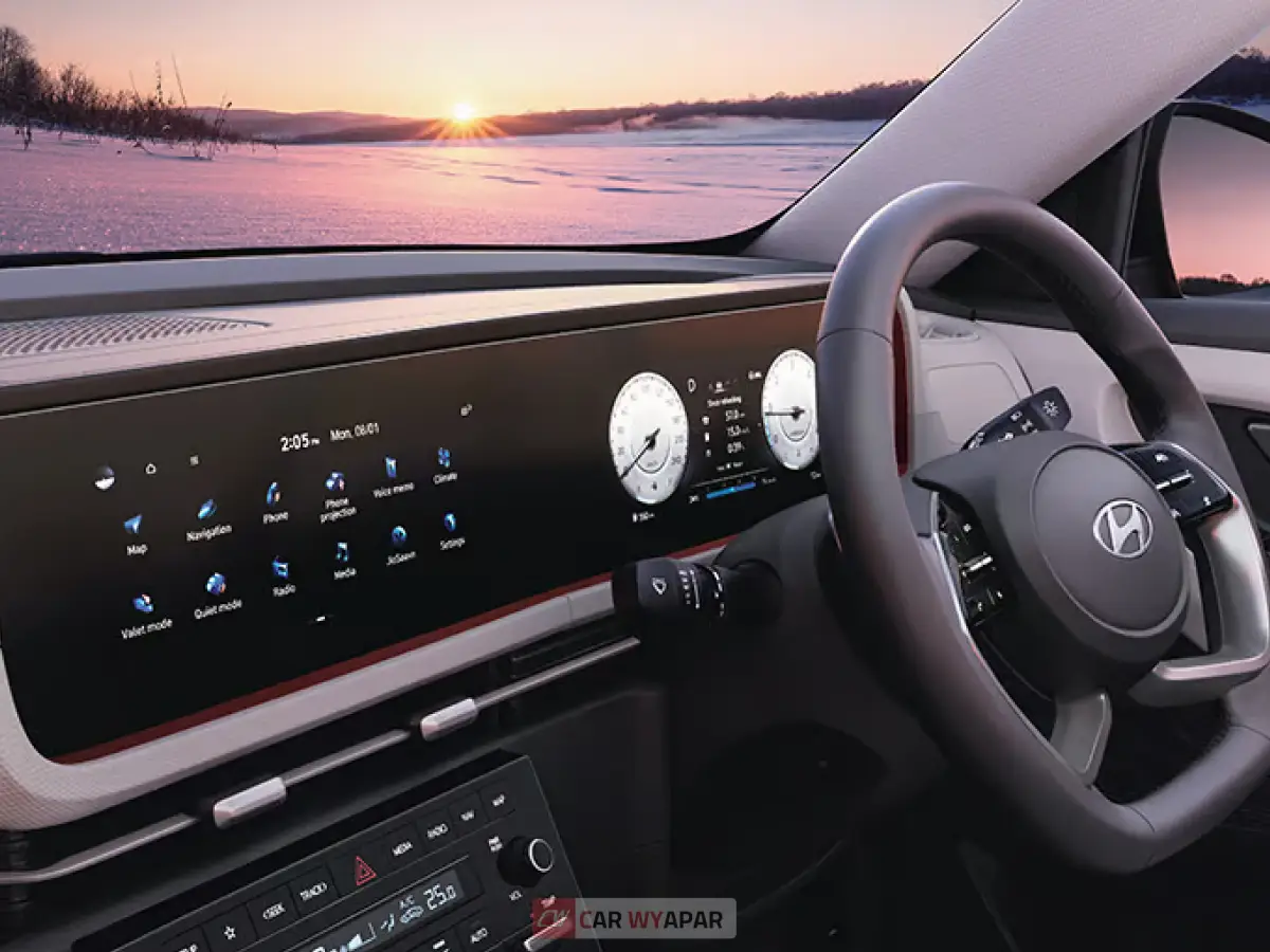 Dual curvilinear screens